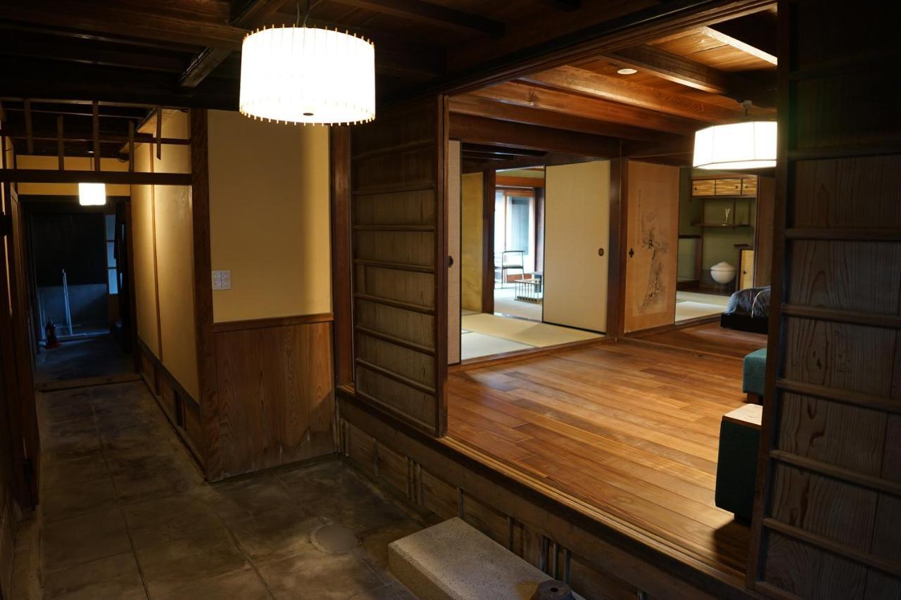 วิลล่า River House 湯川邸